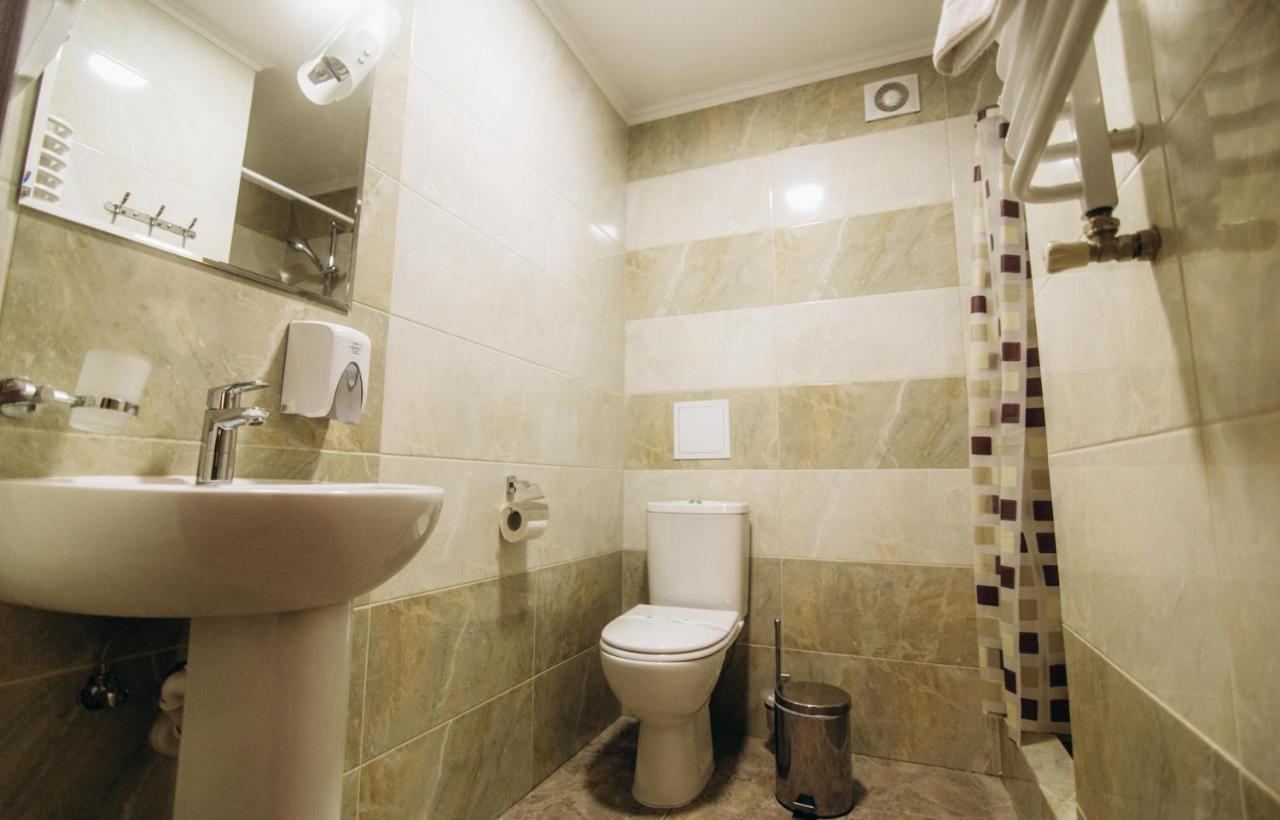 Hotel Gentleman Ternopil Exterior photo