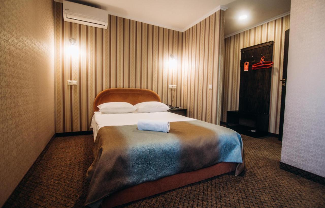 Hotel Gentleman Ternopil Exterior photo