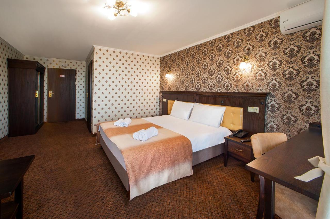 Hotel Gentleman Ternopil Exterior photo
