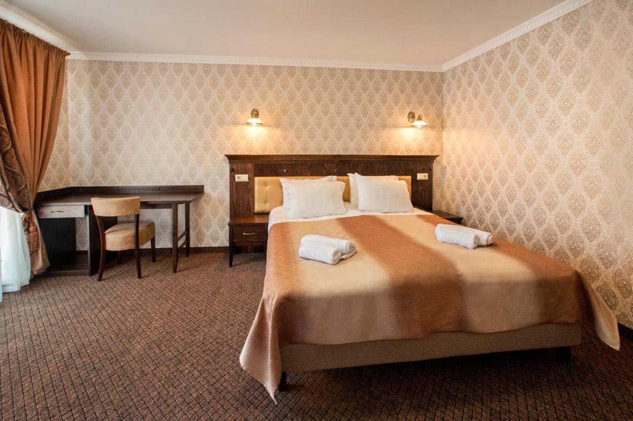 Hotel Gentleman Ternopil Exterior photo