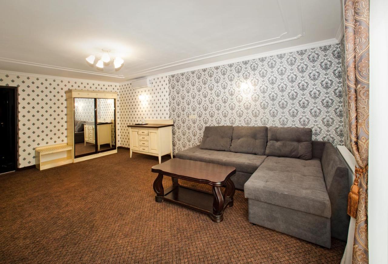 Hotel Gentleman Ternopil Exterior photo