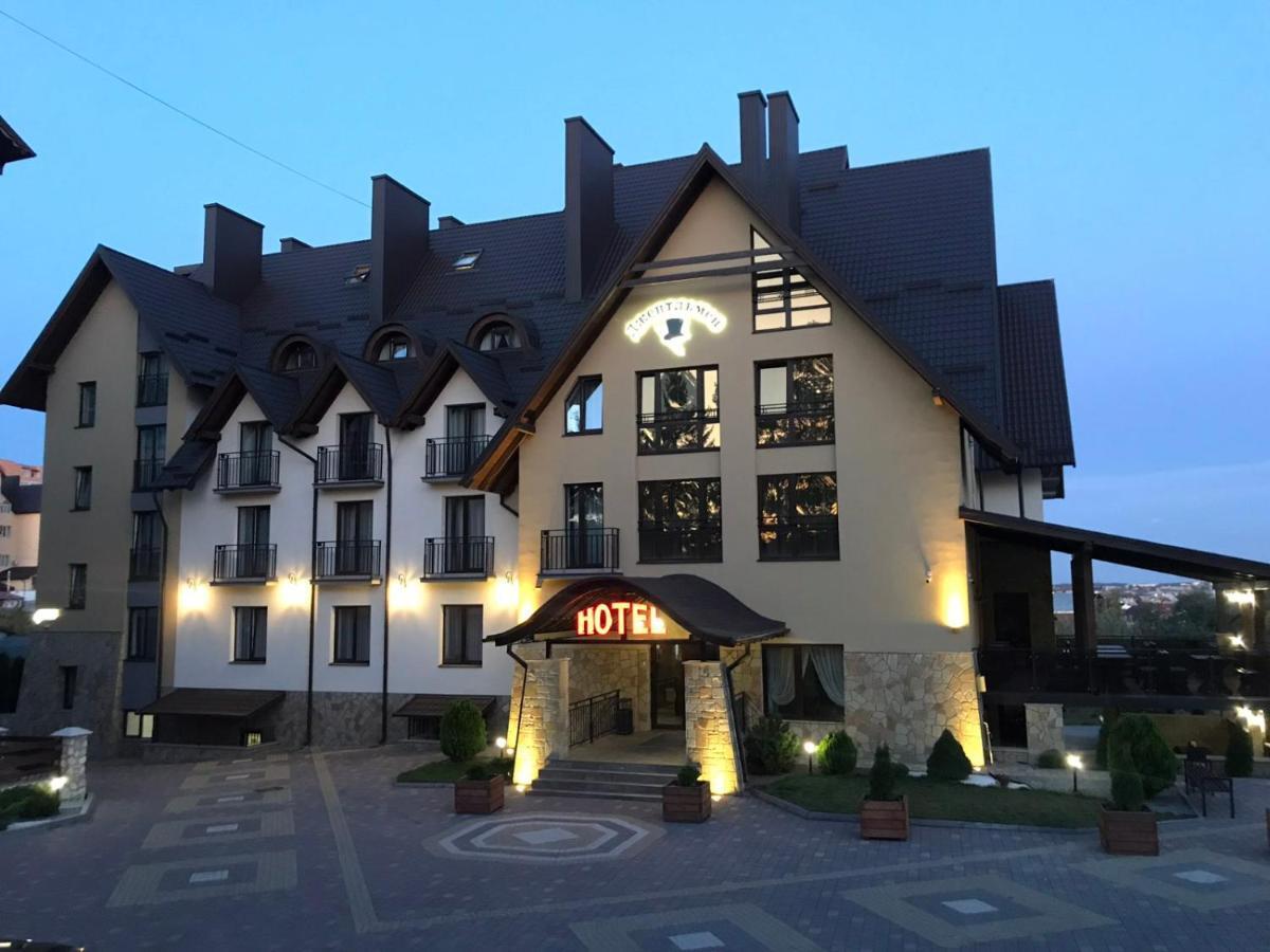 Hotel Gentleman Ternopil Exterior photo