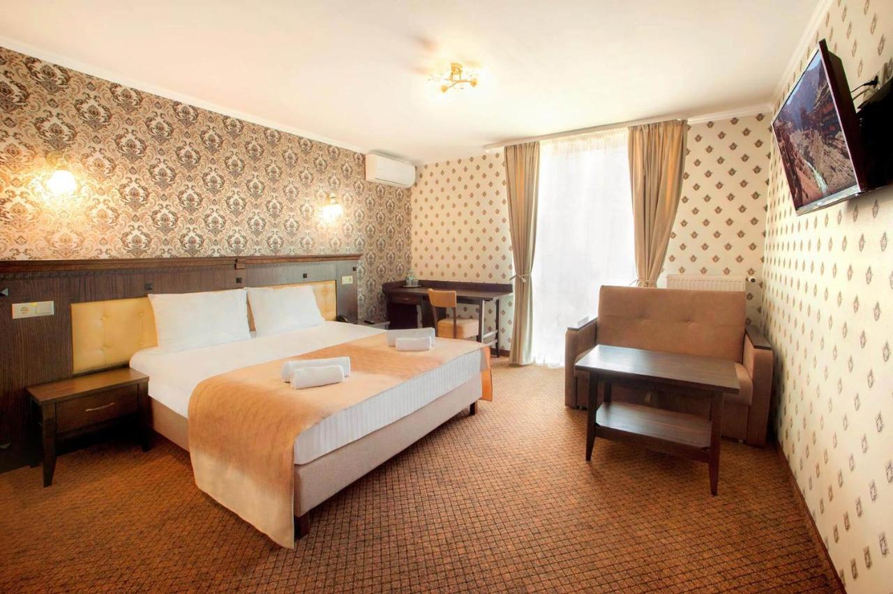 Hotel Gentleman Ternopil Exterior photo
